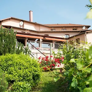 Le Bel Vue 3*, Le Cergne France