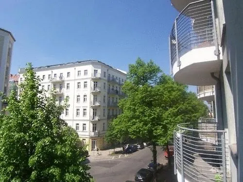 H+ Hotel 4Youth Berlim 3*,  Alemanha